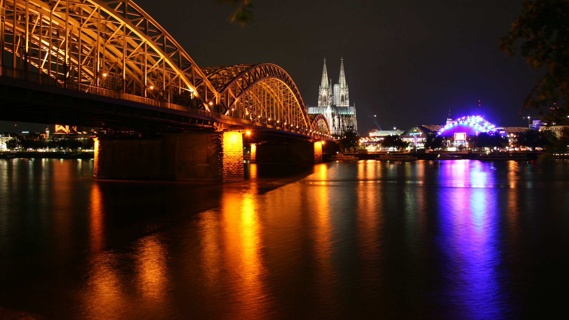 Cologne Central by spacejulien via Flickr